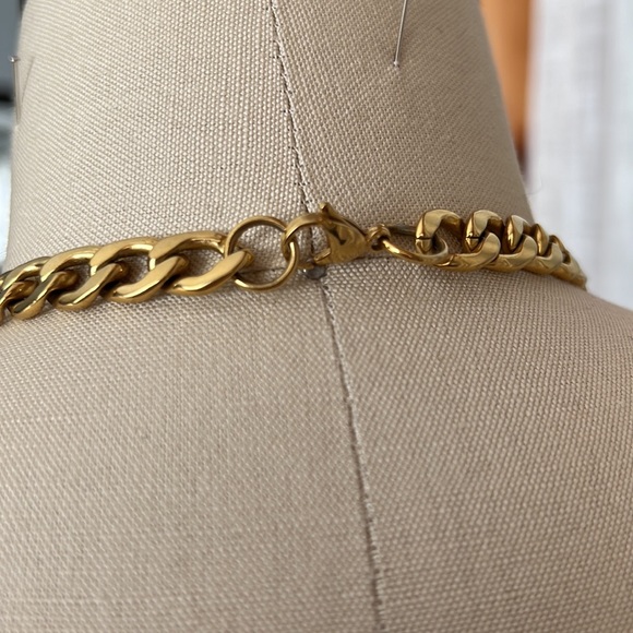 Faux Gold Chain Necklace - Picture 4 of 7